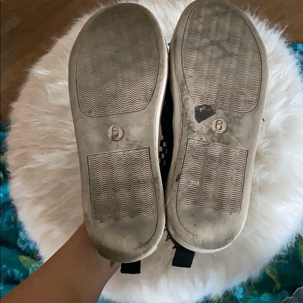 Shoes - Picture 4 of 4